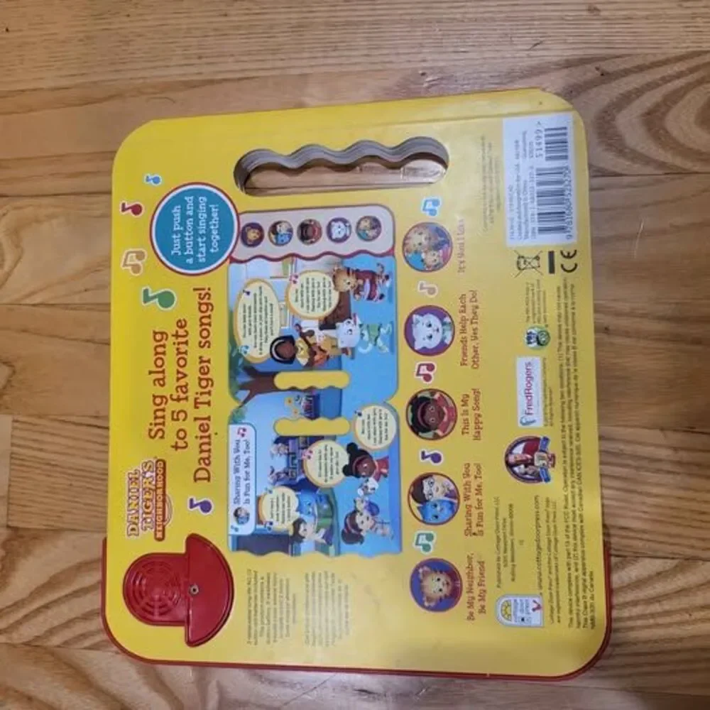 Daniel Tiger Friendly Songs: Children's 5-Button Song Book - Sing and Read